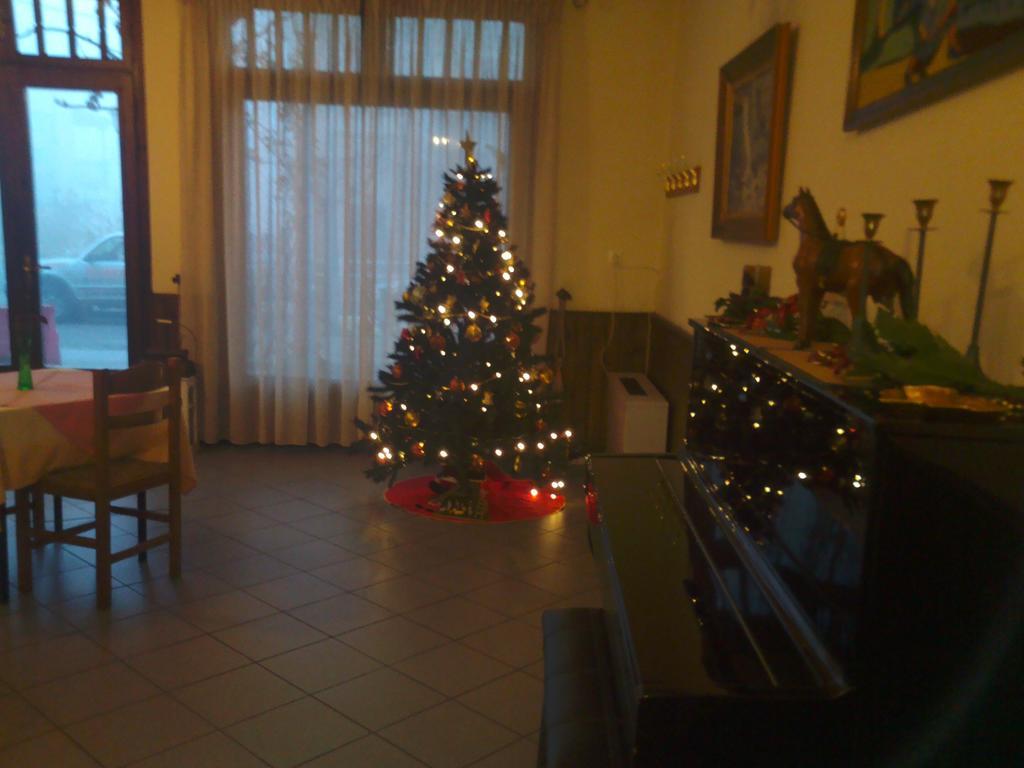 Iris Hotel Arachova Bagian luar foto