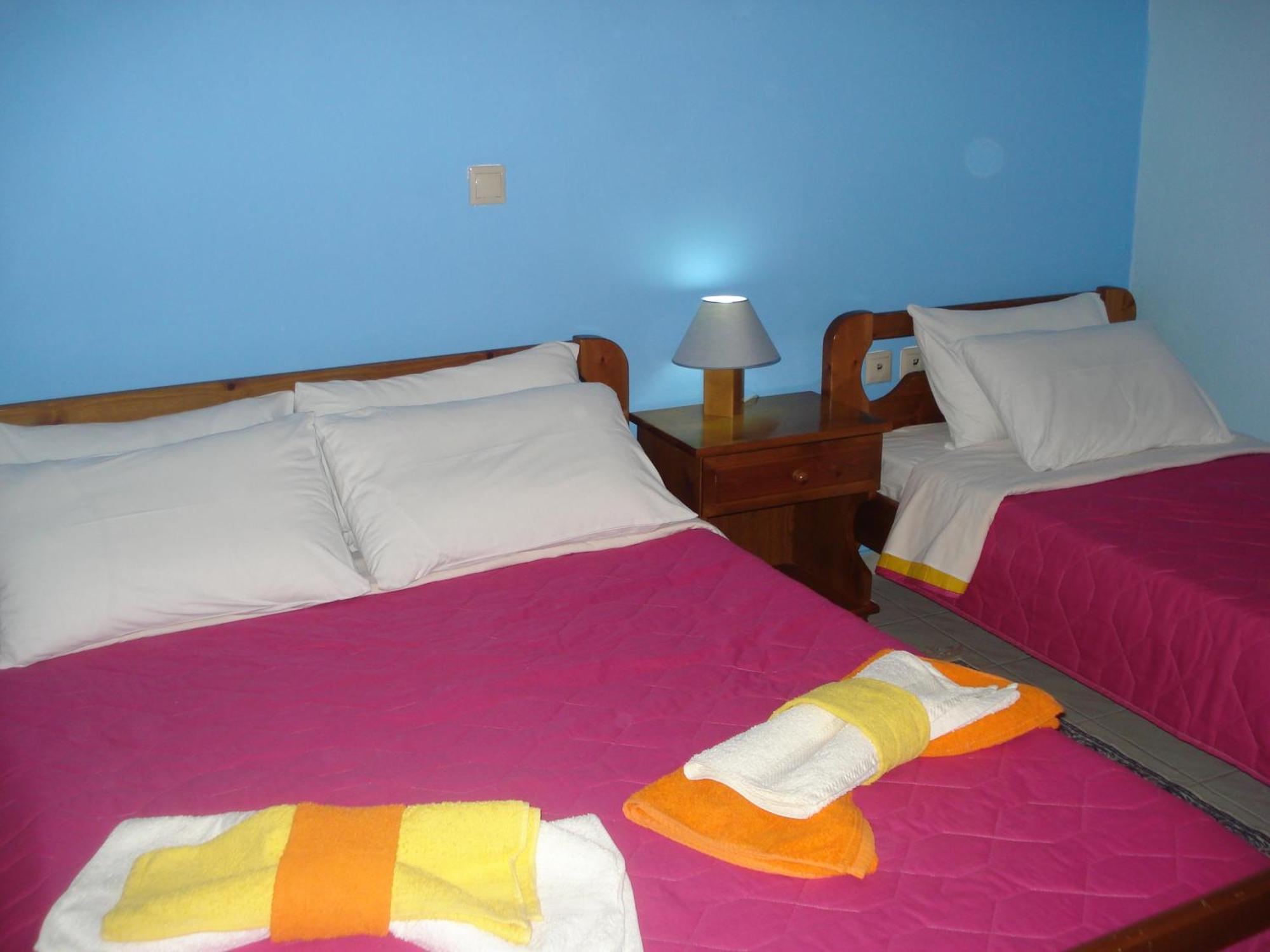 Iris Hotel Arachova Bagian luar foto