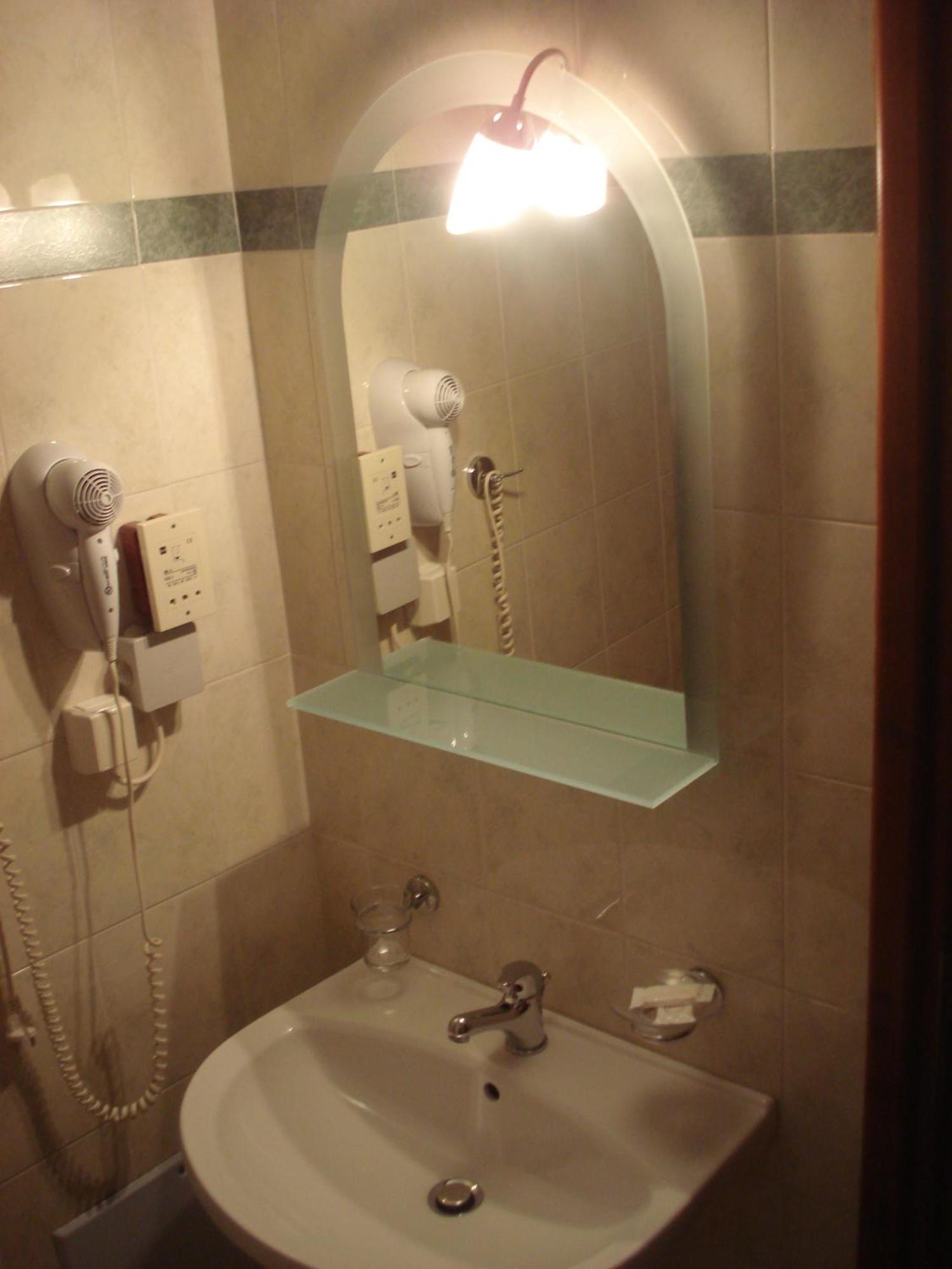 Iris Hotel Arachova Bagian luar foto