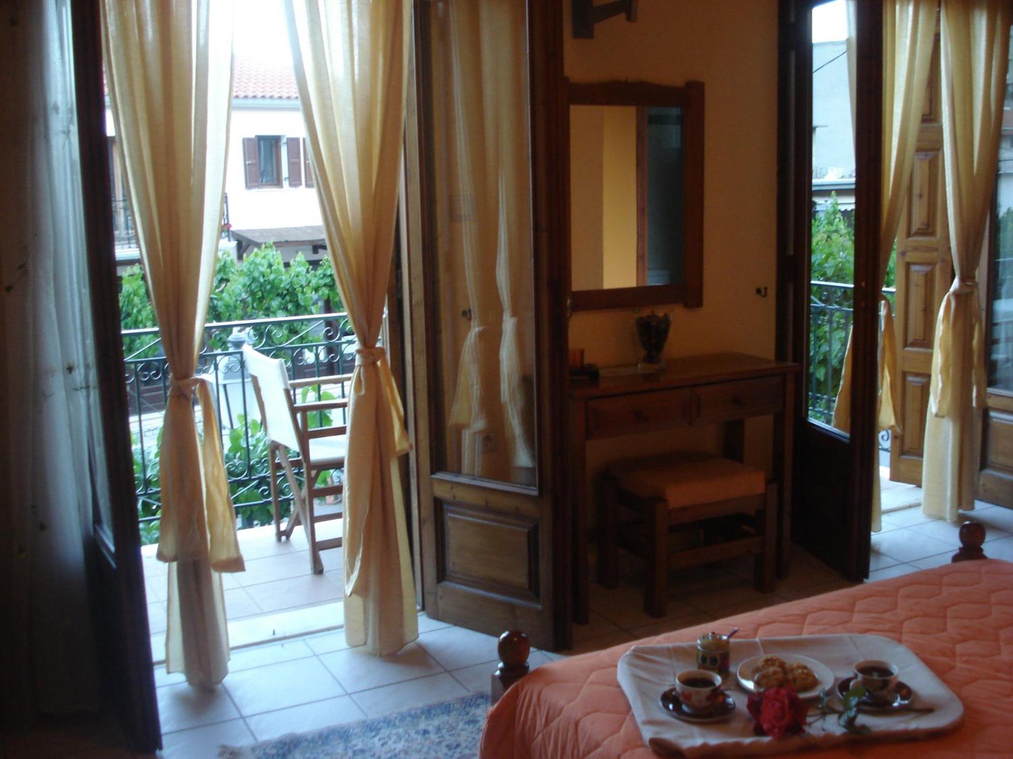 Iris Hotel Arachova Bagian luar foto