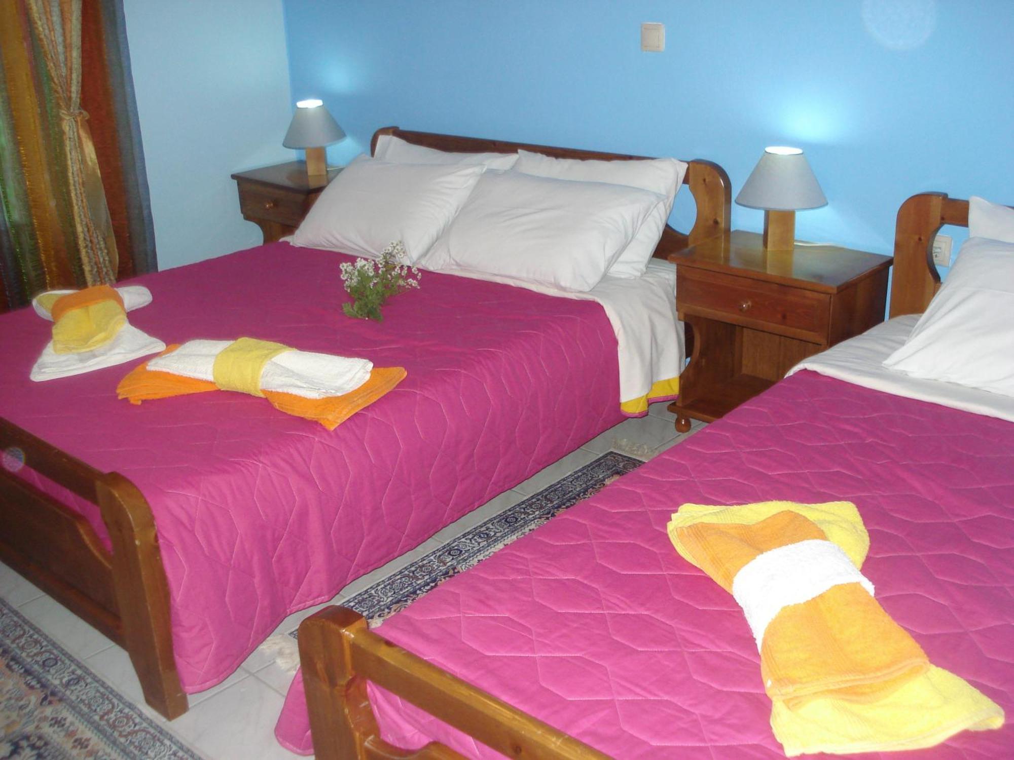 Iris Hotel Arachova Bagian luar foto