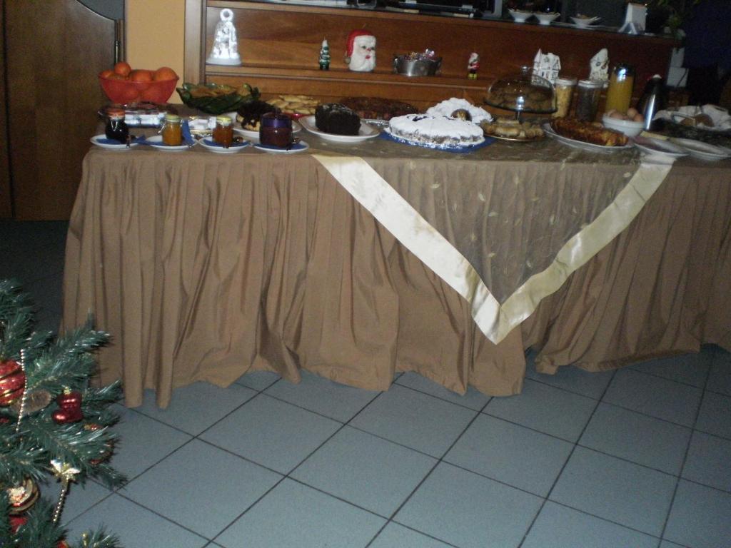 Iris Hotel Arachova Bagian luar foto
